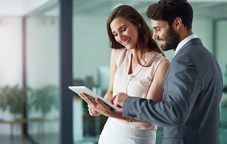 Types of Business Licenses in Dubai – Entrepreneur in UAE Business Meeting